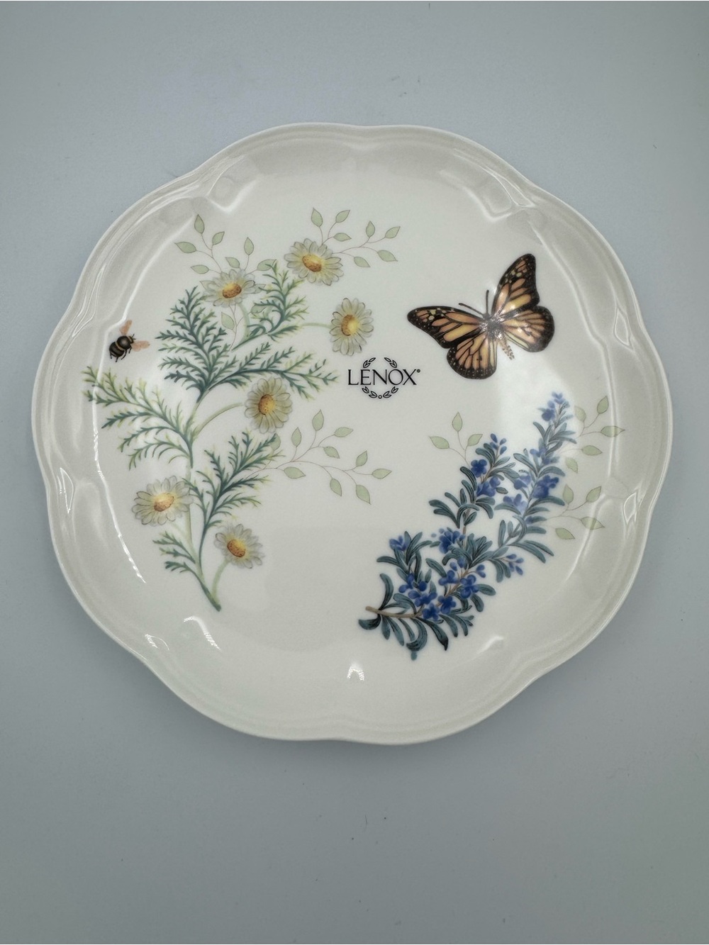 Lenox Butterfly Meadow Herbs Monarch 9-1/8" Luncheon Plate NEW Bee Butterfly